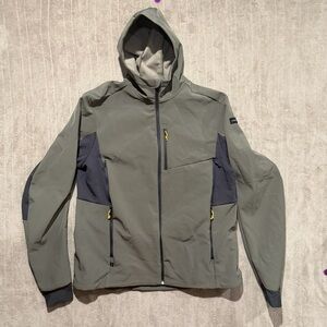 Forclaz Decathalon MT500 Men's Windwarm Green Black Softshell Hooded Jacket XL